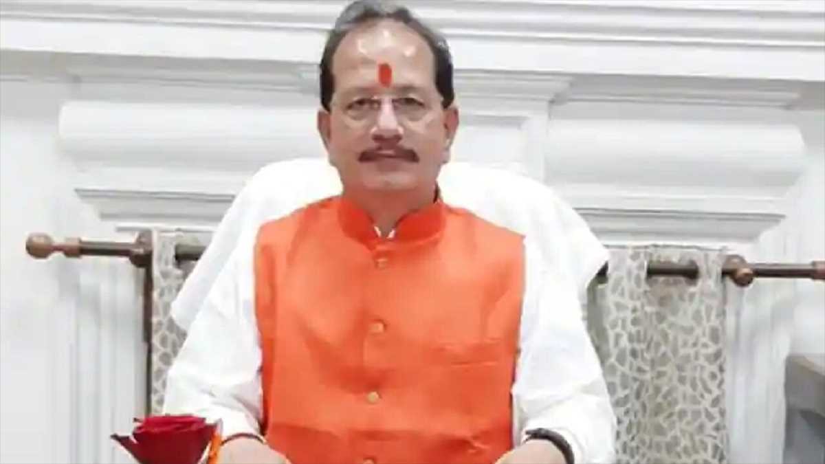 बारिश में बढ़ा नदियों का जलस्तर, पुराने पुल-पुलिया की करें देखभाल : विजय सिन्हा बारिश में बढ़ा नदियों का जलस्तर, पुराने पुल-पुलिया की करें देखभाल : विजय सिन्हा